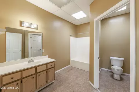 Bath - 875 Mccravy Rd, Hickory Flat, MS 38633 photo 8 of 9