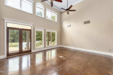 Living - 875 Mccravy Rd, Hickory Flat, MS 38633 photo 2 of 4