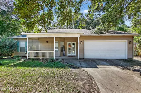 8701 Mermaid Ave, Ocean Springs, MS 39564