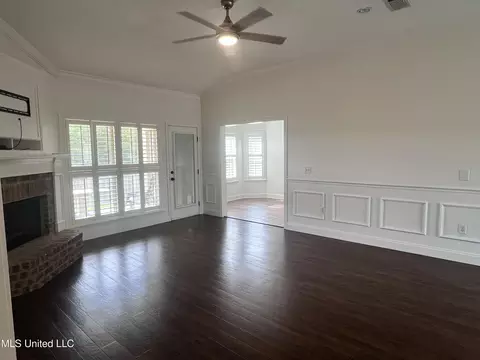Living - 403 Roxbury Pl, Florence, MS 39073 photo 3 of 5