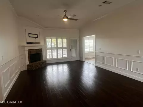 Living - 403 Roxbury Pl, Florence, MS 39073 photo 2 of 5