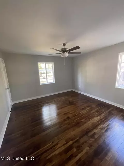 2364 Coronet Pl, Jackson, MS 39204 photo 6