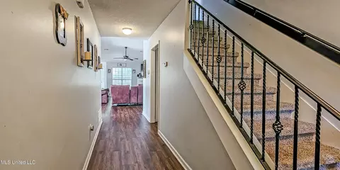Entry Way - 665 Cedar Grove Cv, Hernando, MS 38632 photo 1 of 2