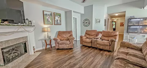 Living - 665 Cedar Grove Cv, Hernando, MS 38632 photo 3 of 3