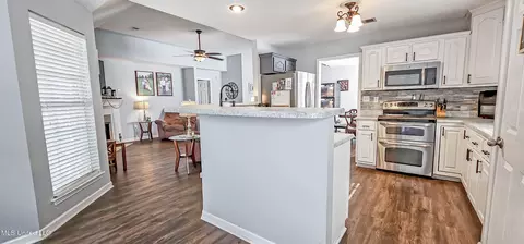 Kitchen - 665 Cedar Grove Cv, Hernando, MS 38632 photo 1 of 3