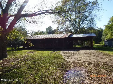 Exterior - 32 Rose Hill Dr, Natchez, MS 39120 photo 5 of 5