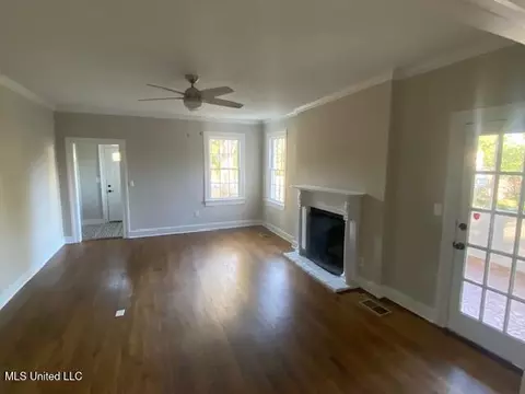 Living - 4132 Council Cir, Jackson, MS 39206 photo 2 of 4