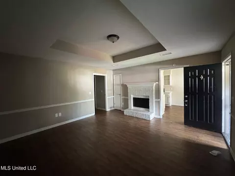 Living - 4271 Cypress Dr, Jackson, MS 39212 photo 2 of 2
