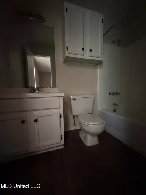 Bath - 4271 Cypress Dr, Jackson, MS 39212 photo 2 of 2