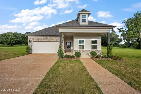 6251 Clover Ct, Walls, MS 38680