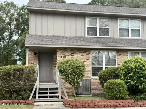 410 Highpoint Dr, Diamondhead, MS 39525