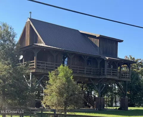 4011 Lake Mary Rd, Woodville, MS 39669
