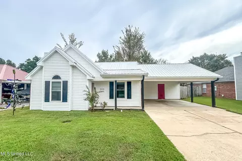 205 Meadow Lark Dr, Brandon, MS 39047