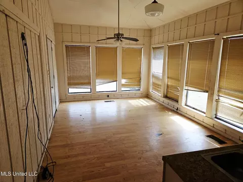 Living - 1020 Diane Cir, Summit, MS 39666 photo 3 of 3