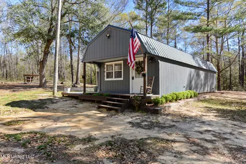 132 Nancy Ln, Lucedale, MS 39452