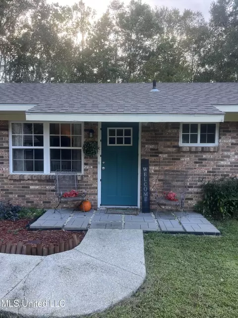 Exterior - 9709 E Cedarcliff Dr, Moss Point, MS 39562 photo 1 of 11