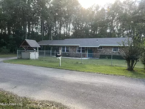 Exterior - 9709 E Cedarcliff Dr, Moss Point, MS 39562 photo 2 of 11