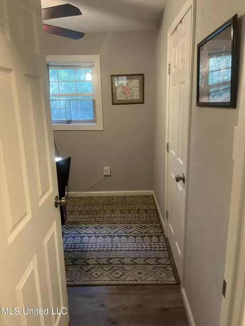 Entry Way - 9709 E Cedarcliff Dr, Moss Point, MS 39562 photo 3 of 3