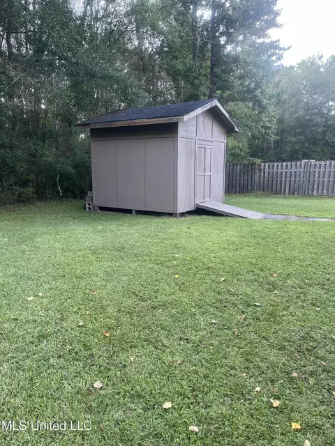 Exterior - 9709 E Cedarcliff Dr, Moss Point, MS 39562 photo 8 of 11