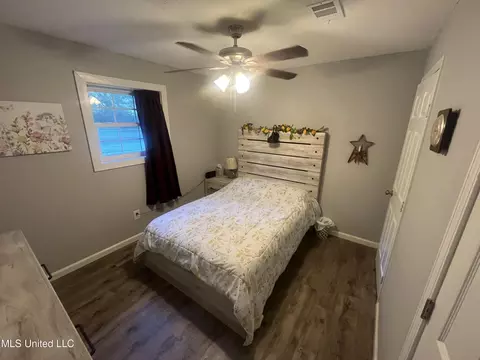 Bedroom - 9709 E Cedarcliff Dr, Moss Point, MS 39562 photo 1 of 5