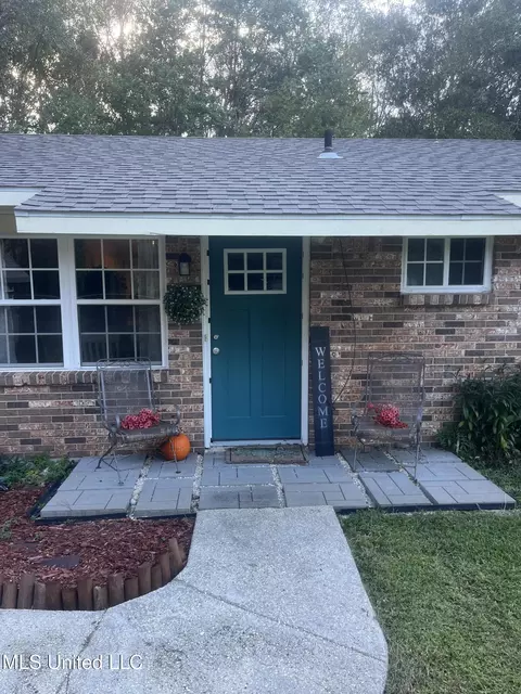 Exterior - 9709 E Cedarcliff Dr, Moss Point, MS 39562 photo 9 of 11