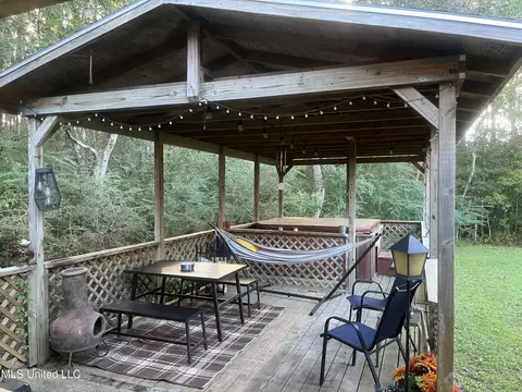Exterior - 9709 E Cedarcliff Dr, Moss Point, MS 39562 photo 7 of 11