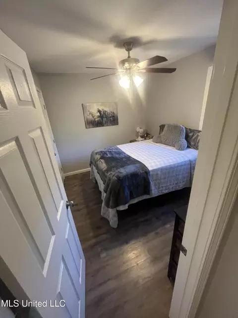Bedroom - 9709 E Cedarcliff Dr, Moss Point, MS 39562 photo 3 of 5