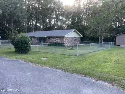 Exterior - 9709 E Cedarcliff Dr, Moss Point, MS 39562 photo 10 of 11