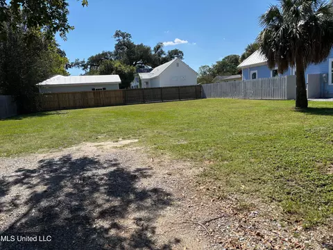 00 State St, Bay Saint Louis, MS 39520