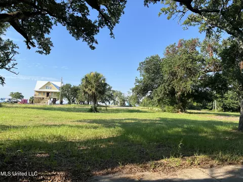 3621 9th St, Gulfport, MS 39501