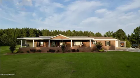 126 Mac Rd, Conehatta, MS 39057