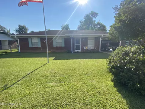1202 Apple St, Vidalia, LA 71373