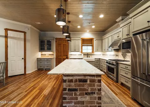 Kitchen - 4170 Ms-13, Morton, MS 39117 photo 3 of 3