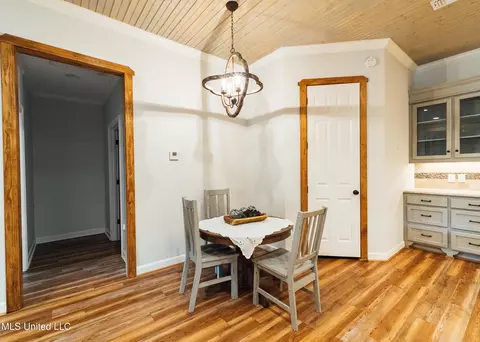 Dining - 4170 Ms-13, Morton, MS 39117 photo 1 of 1