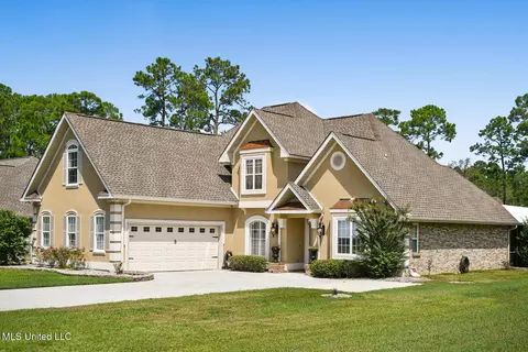 7555 Mahalo Hui Dr, Diamondhead, MS 39525