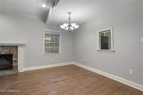 Living - 1233 Linden Pl, Jackson, MS 39202 photo 4 of 4