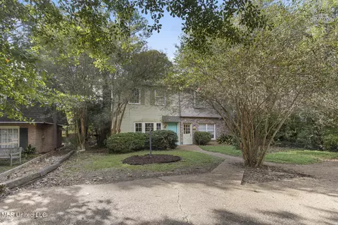 Exterior - 1233 Linden Pl, Jackson, MS 39202 photo 2 of 3