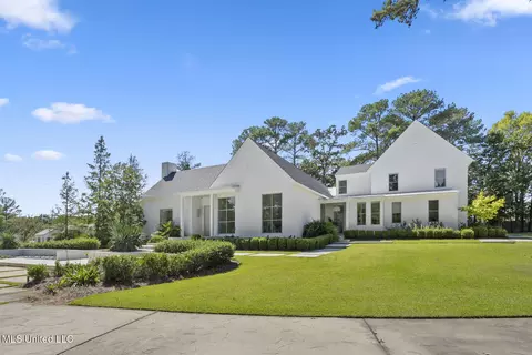 919 Montrose Dr, Ridgeland, MS 39157
