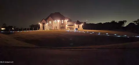 1145 Pebble View Dr, Byhalia, MS 38611
