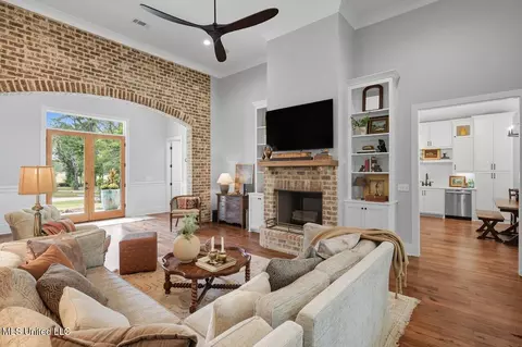 Living - 298 Highland Meadow Rd, Flora, MS 39071 photo 3 of 3