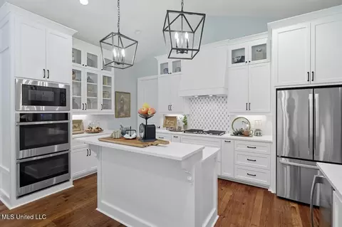 Kitchen - 298 Highland Meadow Rd, Flora, MS 39071 photo 2 of 5