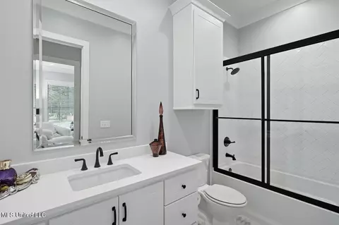 Bath - 298 Highland Meadow Rd, Flora, MS 39071 photo 2 of 8