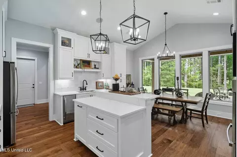 Kitchen - 298 Highland Meadow Rd, Flora, MS 39071 photo 4 of 5