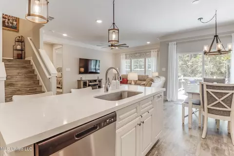 Kitchen - 85010 Diamondhead Lakes Blvd, Diamondhead, MS 39525 photo 1 of 3