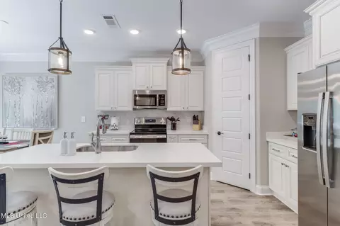 Kitchen - 85010 Diamondhead Lakes Blvd, Diamondhead, MS 39525 photo 3 of 3