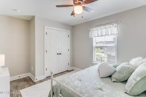 Bedroom - 85010 Diamondhead Lakes Blvd, Diamondhead, MS 39525 photo 6 of 6