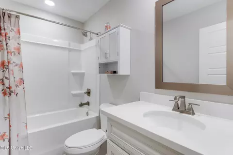 Bath - 85010 Diamondhead Lakes Blvd, Diamondhead, MS 39525 photo 3 of 3