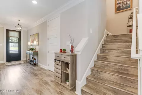 Entry Way - 85010 Diamondhead Lakes Blvd, Diamondhead, MS 39525 photo 1 of 5