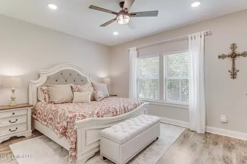 Bedroom - 85010 Diamondhead Lakes Blvd, Diamondhead, MS 39525 photo 1 of 6