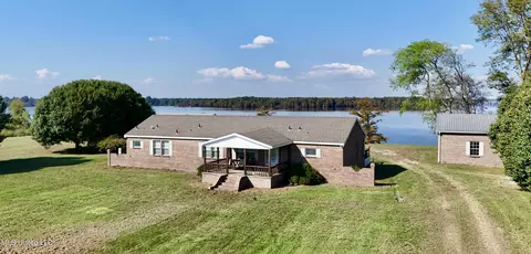 2138 Eagle Lake Shore Rd, Vicksburg, MS 39183
